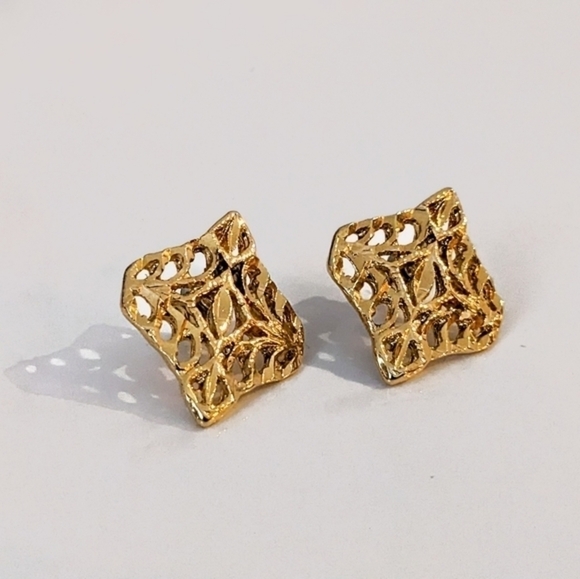 Vintage Gold Toned Diamond Cut Studs - Picture 2 of 4
